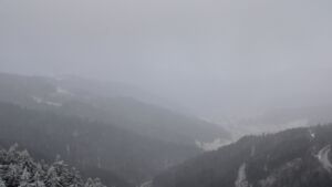 Dieses Bild zeigt eine Webcam-Aufnahme vom Achertal, aufgenommen am Mittwoch, den 24.12.2025 um 13:30 Uhr. Die Temperatur betrug -5.6°C.