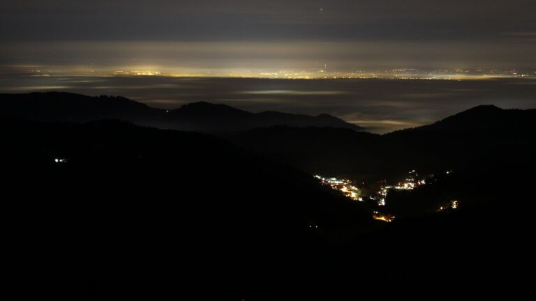 Dieses Bild zeigt eine Webcam-Aufnahme vom Achertal, aufgenommen am Sonntag, den 21.12.2025 um 06:40 Uhr. Die Temperatur betrug 7.7°C.