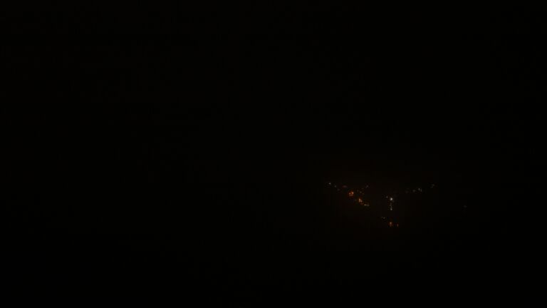 Dieses Bild zeigt eine Webcam-Aufnahme vom Achertal, aufgenommen am Montag, den 24.11.2025 um 21:30 Uhr. Die Temperatur betrug 0.1°C.