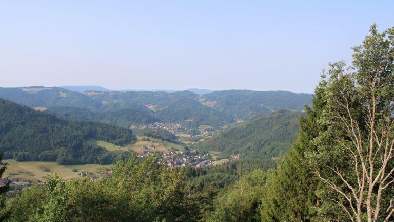 Dieses Bild zeigt eine Webcam-Aufnahme vom Achertal, aufgenommen am Donnerstag, den 30.07.2026 um 09:20 Uhr. Die Temperatur betrug 32.2°C.