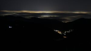 Dieses Bild zeigt eine Webcam-Aufnahme vom Achertal, aufgenommen am Samstag, den 22.11.2025 um 03:00 Uhr. Die Temperatur betrug -3.6°C.