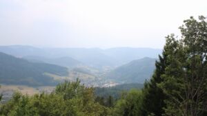 Dieses Bild zeigt eine Webcam-Aufnahme vom Achertal, aufgenommen am Sonntag, den 16.08.2026 um 15:50 Uhr. Die Temperatur betrug 30.6°C.