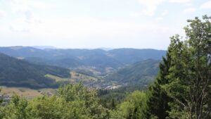 Dieses Bild zeigt eine Webcam-Aufnahme vom Achertal, aufgenommen am Montag, den 10.08.2026 um 14:30 Uhr. Die Temperatur betrug 32.7°C.