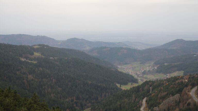 Dieses Bild zeigt eine Webcam-Aufnahme vom Achertal, aufgenommen am Samstag, den 15.11.2025 um 09:10 Uhr. Die Temperatur betrug 11.6°C.