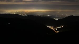 Dieses Bild zeigt eine Webcam-Aufnahme vom Achertal, aufgenommen am Montag, den 10.11.2025 um 20:30 Uhr. Die Temperatur betrug 4.6°C.