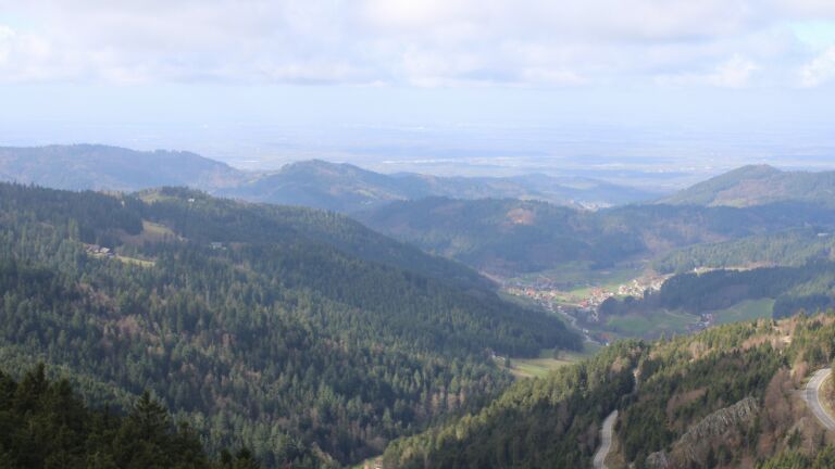 Dieses Bild zeigt eine Webcam-Aufnahme vom Achertal, aufgenommen am Donnerstag, den 12.03.2026 um 11:50 Uhr. Die Temperatur betrug 3.4°C.