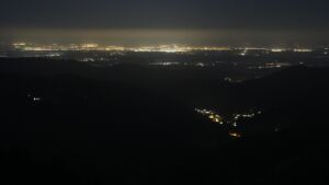 Dieses Bild zeigt eine Webcam-Aufnahme vom Achertal, aufgenommen am Mittwoch, den 15.10.2025 um 03:30 Uhr. Die Temperatur betrug 5.2°C.
