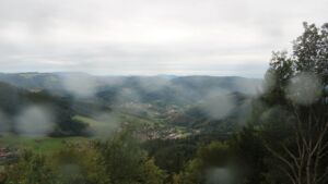 Dieses Bild zeigt eine Webcam-Aufnahme vom Achertal, aufgenommen am Freitag, den 09.10.2026 um 17:20 Uhr. Die Temperatur betrug 7.7°C.