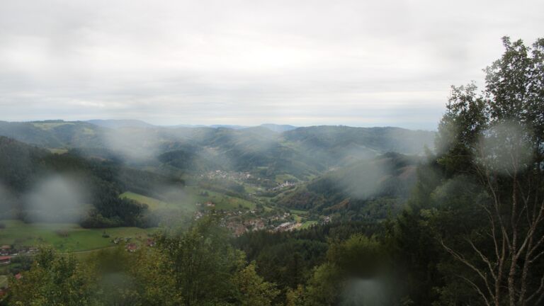 Dieses Bild zeigt eine Webcam-Aufnahme vom Achertal, aufgenommen am Freitag, den 09.10.2026 um 17:20 Uhr. Die Temperatur betrug 7.7°C.