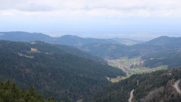 Dieses Bild zeigt eine Webcam-Aufnahme vom Achertal, aufgenommen am Mittwoch, den 11.03.2026 um 13:40 Uhr. Die Temperatur betrug 6.1°C.