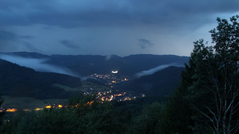 Dieses Bild zeigt eine Webcam-Aufnahme vom Achertal, aufgenommen am Freitag, den 31.07.2026 um 21:30 Uhr. Die Temperatur betrug 18.6°C.