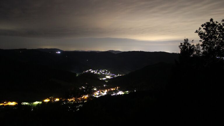 Dieses Bild zeigt eine Webcam-Aufnahme vom Achertal, aufgenommen am Samstag, den 12.09.2026 um 05:30 Uhr. Die Temperatur betrug 14.7°C.