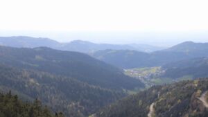 Dieses Bild zeigt eine Webcam-Aufnahme vom Achertal, aufgenommen am Donnerstag, den 16.04.2026 um 18:10 Uhr. Die Temperatur betrug 13.2°C.