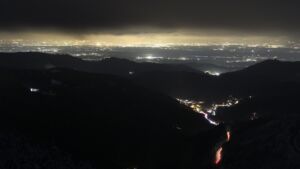 Dieses Bild zeigt eine Webcam-Aufnahme vom Achertal, aufgenommen am Mittwoch, den 26.11.2025 um 18:00 Uhr. Die Temperatur betrug -2.8°C.