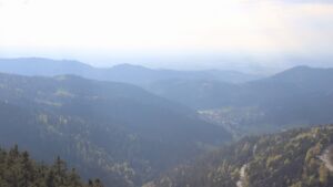 Dieses Bild zeigt eine Webcam-Aufnahme vom Achertal, aufgenommen am Dienstag, den 21.04.2026 um 17:40 Uhr. Die Temperatur betrug 5.4°C.