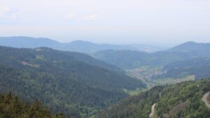 Dieses Bild zeigt eine Webcam-Aufnahme vom Achertal, aufgenommen am Sonntag, den 10.05.2026 um 13:10 Uhr. Die Temperatur betrug 19.4°C.