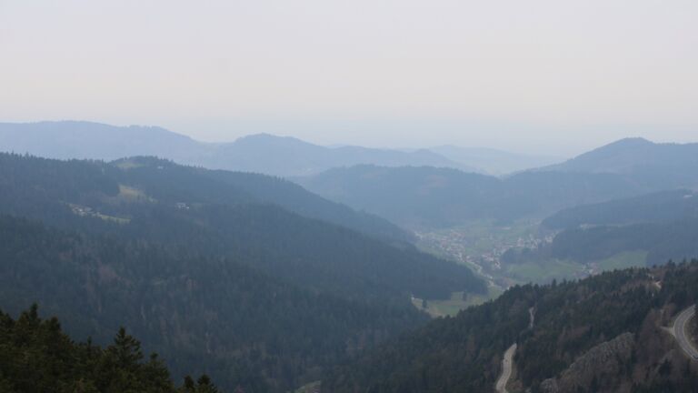 Dieses Bild zeigt eine Webcam-Aufnahme vom Achertal, aufgenommen am Samstag, den 21.03.2026 um 12:20 Uhr. Die Temperatur betrug 4.8°C.