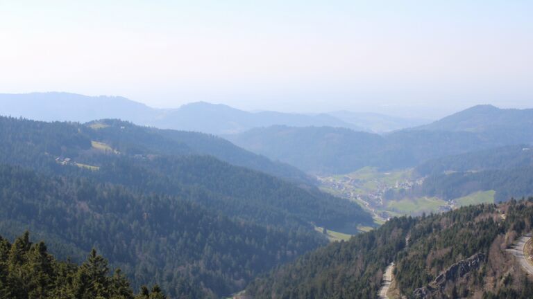 Dieses Bild zeigt eine Webcam-Aufnahme vom Achertal, aufgenommen am Freitag, den 20.03.2026 um 14:40 Uhr. Die Temperatur betrug 10.4°C.