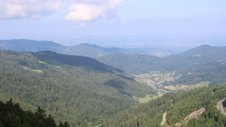 Dieses Bild zeigt eine Webcam-Aufnahme vom Achertal, aufgenommen am Mittwoch, den 11.06.2025 um 09:20 Uhr. Die Temperatur betrug 13°C.