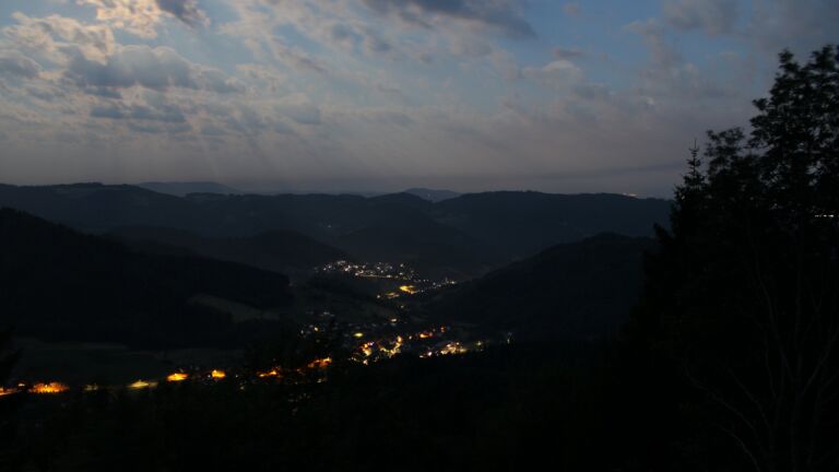 Dieses Bild zeigt eine Webcam-Aufnahme vom Achertal, aufgenommen am Donnerstag, den 02.07.2026 um 04:20 Uhr. Die Temperatur betrug 16.5°C.