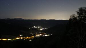 Dieses Bild zeigt eine Webcam-Aufnahme vom Achertal, aufgenommen am Samstag, den 08.08.2026 um 04:30 Uhr. Die Temperatur betrug 17.8°C.