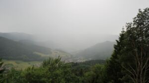 Dieses Bild zeigt eine Webcam-Aufnahme vom Achertal, aufgenommen am Montag, den 08.06.2026 um 16:50 Uhr. Die Temperatur betrug 21.1°C.