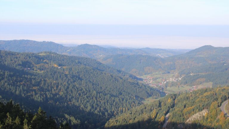 Dieses Bild zeigt eine Webcam-Aufnahme vom Achertal, aufgenommen am Freitag, den 10.10.2025 um 09:30 Uhr. Die Temperatur betrug 8.9°C.