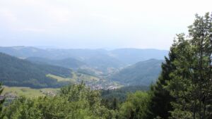 Dieses Bild zeigt eine Webcam-Aufnahme vom Achertal, aufgenommen am Samstag, den 18.07.2026 um 16:20 Uhr. Die Temperatur betrug 24.7°C.