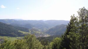Dieses Bild zeigt eine Webcam-Aufnahme vom Achertal, aufgenommen am Dienstag, den 08.09.2026 um 16:30 Uhr. Die Temperatur betrug 30.8°C.