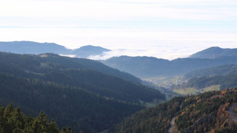 Dieses Bild zeigt eine Webcam-Aufnahme vom Achertal, aufgenommen am Montag, den 10.11.2025 um 15:20 Uhr. Die Temperatur betrug 9.5°C.