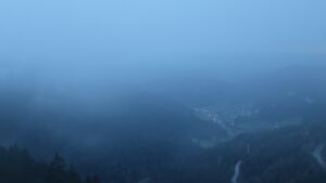 Dieses Bild zeigt eine Webcam-Aufnahme vom Achertal, aufgenommen am Montag, den 21.04.2025 um 20:50 Uhr. Die Temperatur betrug 5.6°C.