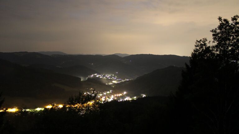 Dieses Bild zeigt eine Webcam-Aufnahme vom Achertal, aufgenommen am Freitag, den 31.07.2026 um 23:10 Uhr. Die Temperatur betrug 18.1°C.