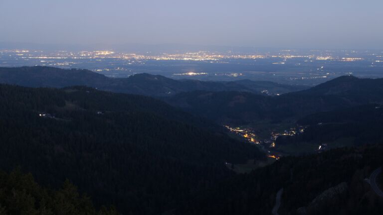 Dieses Bild zeigt eine Webcam-Aufnahme vom Achertal, aufgenommen am Dienstag, den 07.04.2026 um 06:10 Uhr. Die Temperatur betrug 6.1°C.