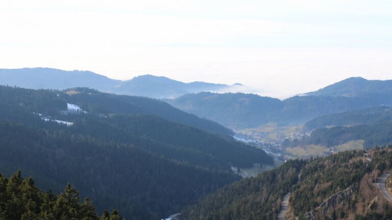 Dieses Bild zeigt eine Webcam-Aufnahme vom Achertal, aufgenommen am Donnerstag, den 22.01.2026 um 14:20 Uhr. Die Temperatur betrug 7.3°C.