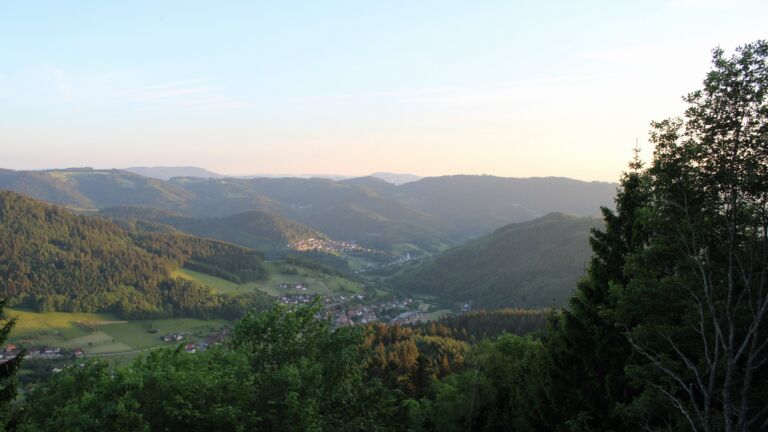 Dieses Bild zeigt eine Webcam-Aufnahme vom Achertal, aufgenommen am Samstag, den 23.05.2026 um 20:40 Uhr. Die Temperatur betrug 23.2°C.