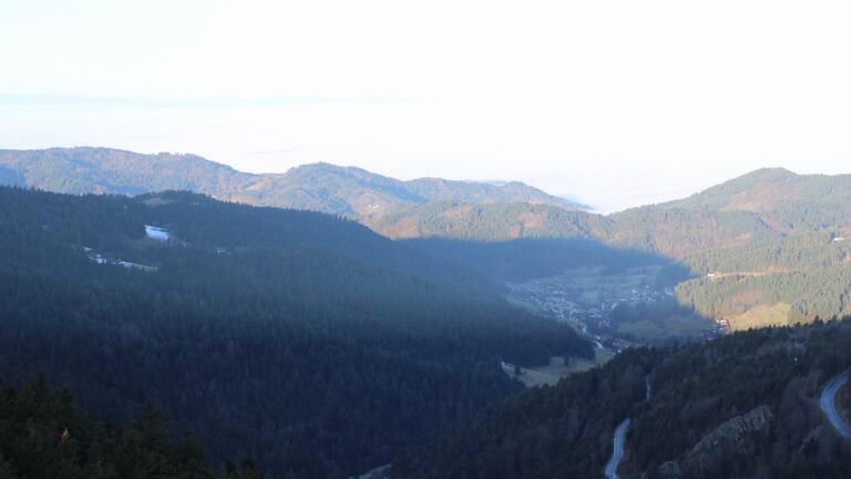 Dieses Bild zeigt eine Webcam-Aufnahme vom Achertal, aufgenommen am Sonntag, den 08.02.2026 um 08:50 Uhr. Die Temperatur betrug 2.6°C.