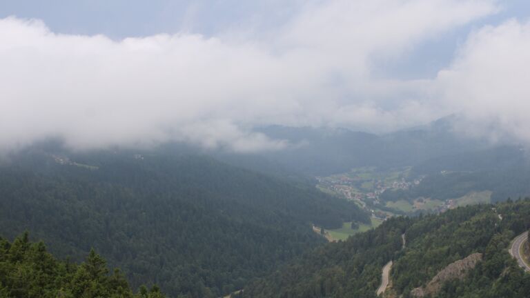 Dieses Bild zeigt eine Webcam-Aufnahme vom Achertal, aufgenommen am Mittwoch, den 20.08.2025 um 10:30 Uhr. Die Temperatur betrug 17°C.