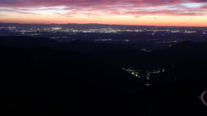 Dieses Bild zeigt eine Webcam-Aufnahme vom Achertal, aufgenommen am Montag, den 06.04.2026 um 21:00 Uhr. Die Temperatur betrug 10.5°C.