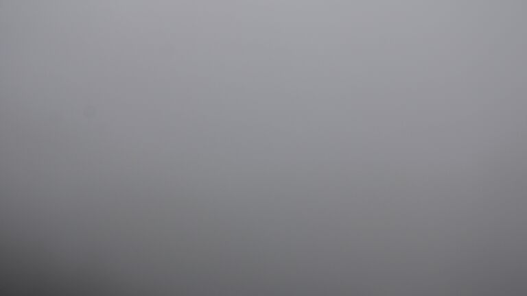 Dieses Bild zeigt eine Webcam-Aufnahme vom Achertal, aufgenommen am Sonntag, den 02.11.2025 um 14:10 Uhr. Die Temperatur betrug 5.9°C.