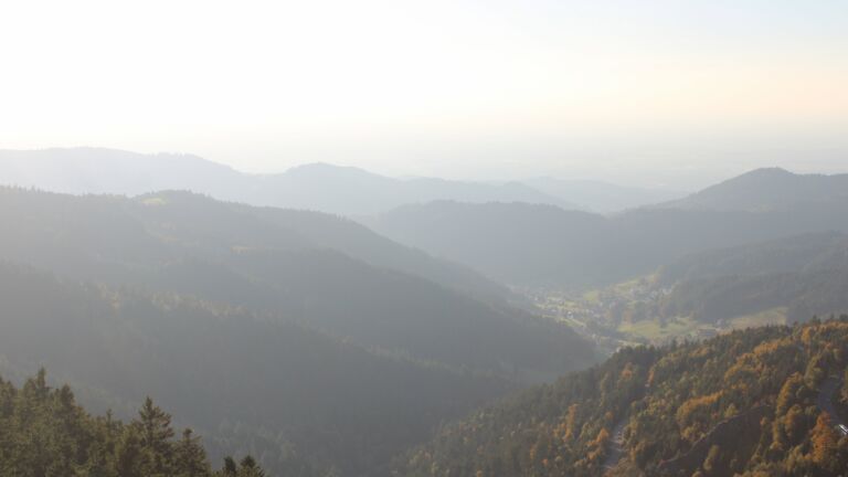 Dieses Bild zeigt eine Webcam-Aufnahme vom Achertal, aufgenommen am Samstag, den 11.10.2025 um 17:40 Uhr. Die Temperatur betrug 10.8°C.
