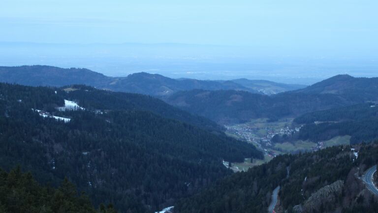 Dieses Bild zeigt eine Webcam-Aufnahme vom Achertal, aufgenommen am Samstag, den 17.01.2026 um 08:00 Uhr. Die Temperatur betrug 7°C.