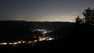 Dieses Bild zeigt eine Webcam-Aufnahme vom Achertal, aufgenommen am Donnerstag, den 17.09.2026 um 05:40 Uhr. Die Temperatur betrug 10.7°C.