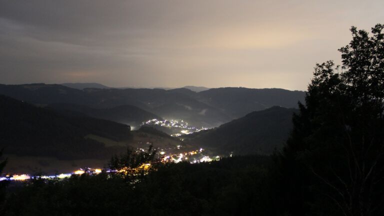 Dieses Bild zeigt eine Webcam-Aufnahme vom Achertal, aufgenommen am Samstag, den 01.08.2026 um 01:00 Uhr. Die Temperatur betrug 18.8°C.