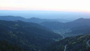 Dieses Bild zeigt eine Webcam-Aufnahme vom Achertal, aufgenommen am Sonntag, den 26.04.2026 um 20:40 Uhr. Die Temperatur betrug 10.6°C.