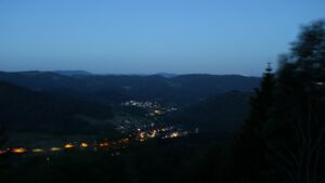 Dieses Bild zeigt eine Webcam-Aufnahme vom Achertal, aufgenommen am Sonntag, den 24.05.2026 um 04:40 Uhr. Die Temperatur betrug 19.9°C.