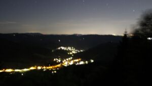 Dieses Bild zeigt eine Webcam-Aufnahme vom Achertal, aufgenommen am Donnerstag, den 21.05.2026 um 23:20 Uhr. Die Temperatur betrug 15.8°C.