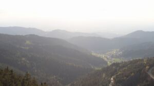 Dieses Bild zeigt eine Webcam-Aufnahme vom Achertal, aufgenommen am Donnerstag, den 16.04.2026 um 19:10 Uhr. Die Temperatur betrug 12.9°C.