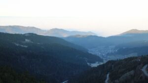 Dieses Bild zeigt eine Webcam-Aufnahme vom Achertal, aufgenommen am Montag, den 29.12.2025 um 09:00 Uhr. Die Temperatur betrug 3.1°C.