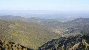 Dieses Bild zeigt eine Webcam-Aufnahme vom Achertal, aufgenommen am Montag, den 27.04.2026 um 07:50 Uhr. Die Temperatur betrug 15.3°C.