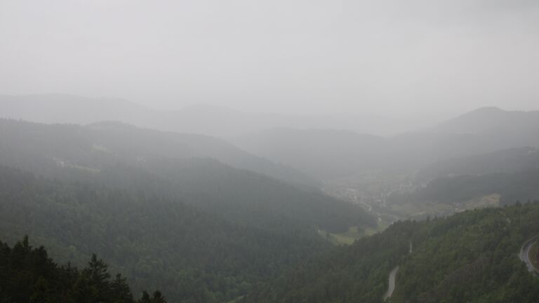 Dieses Bild zeigt eine Webcam-Aufnahme vom Achertal, aufgenommen am Mittwoch, den 28.05.2025 um 09:20 Uhr. Die Temperatur betrug 9.1°C.